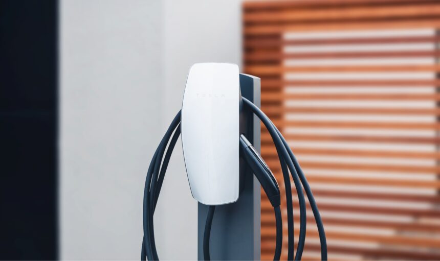 home-charging-fast-flexible-desktop